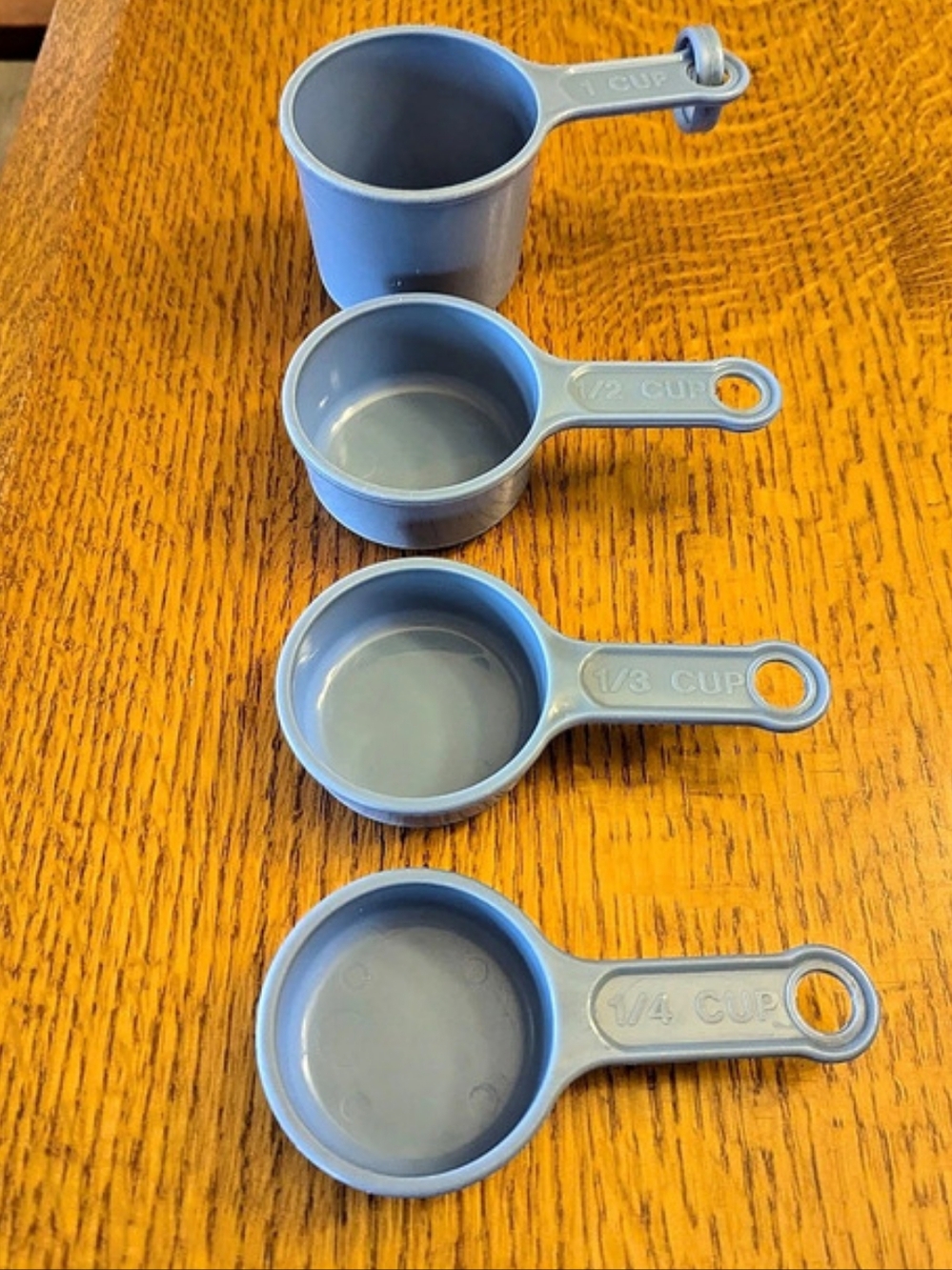 Rubbermaid Blue 4 Nesting Measuring Cups │ Includes 1/4 , 1/3 , 1/2 & 1 Cup │Vtg
